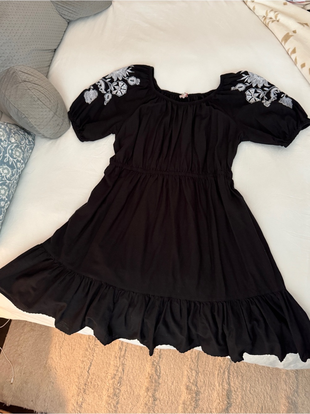 Knox Rose Black Mini Dress with White Floral Embroidery Size L
